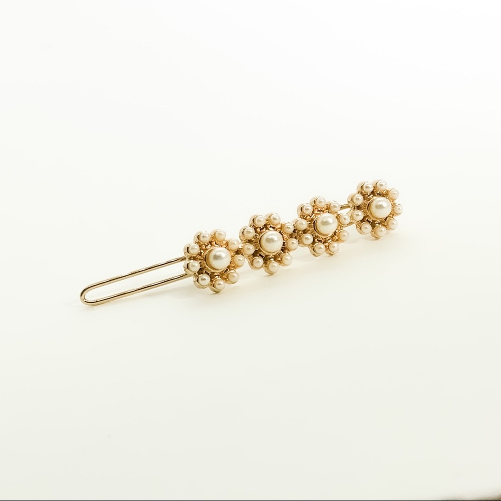 Pearl Daisy Hair Clip